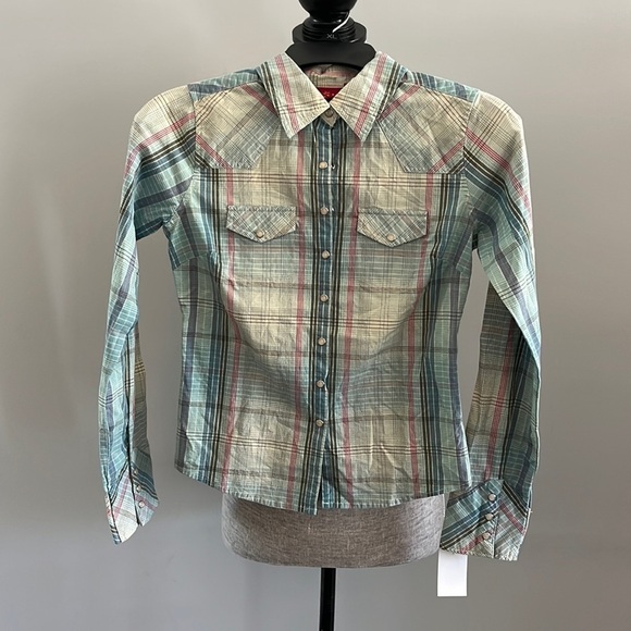 Tilt size XS WESTERN RODEO COWGIRL button down w/ pearl buttons. - Picture 1 of 7